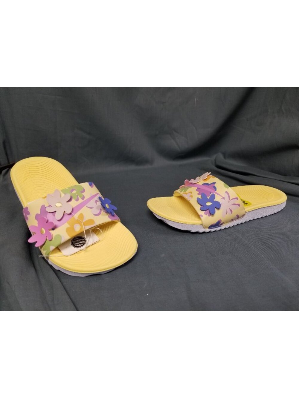 Nike Kawa Slide SE Soft Yellow Silt Red Sapphire Girls Size 11c NEW WITH TAGS! - Picture 1 of 11